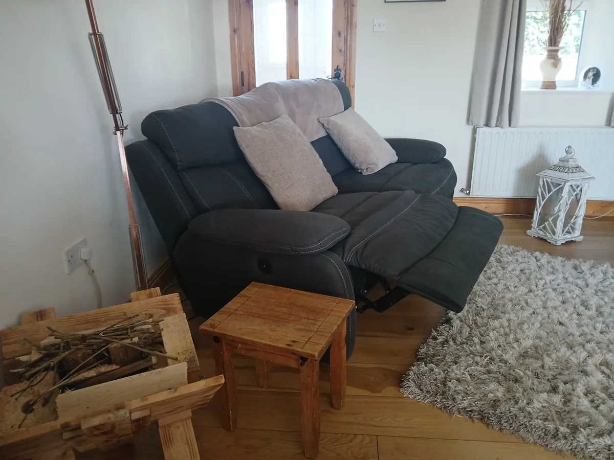 Suite of furniture - Image 2