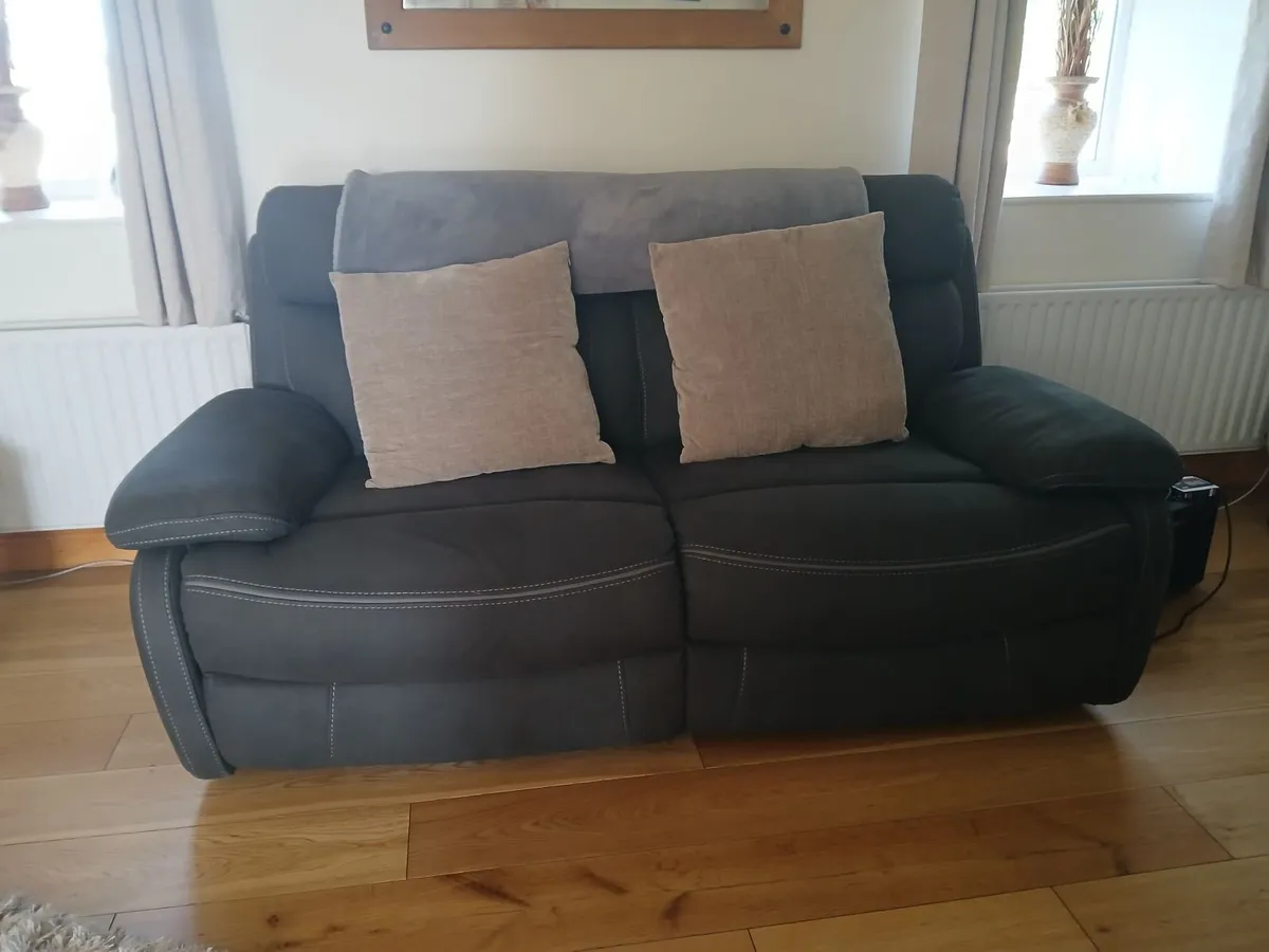 Suite of furniture - Image 3