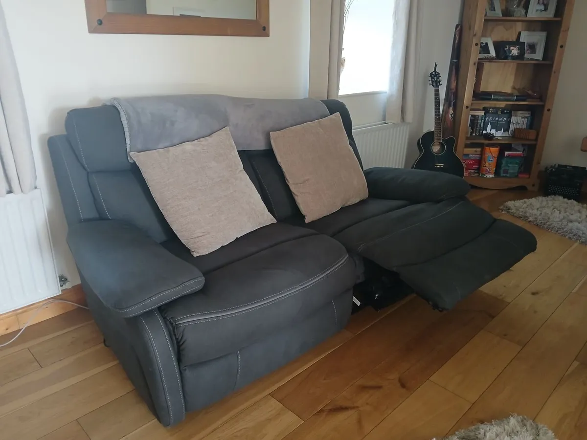 Suite of furniture - Image 4