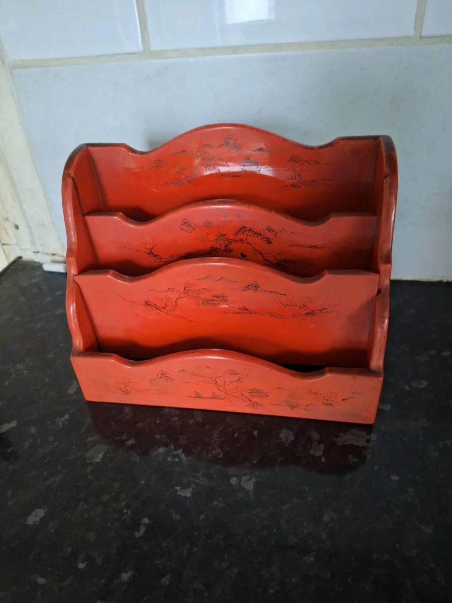 Small oriental letter rack see size - Image 1