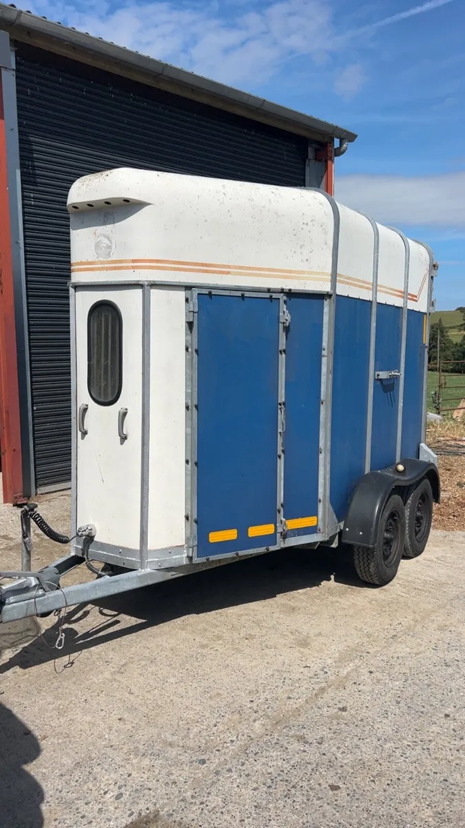 Murphy Horse box - Image 1