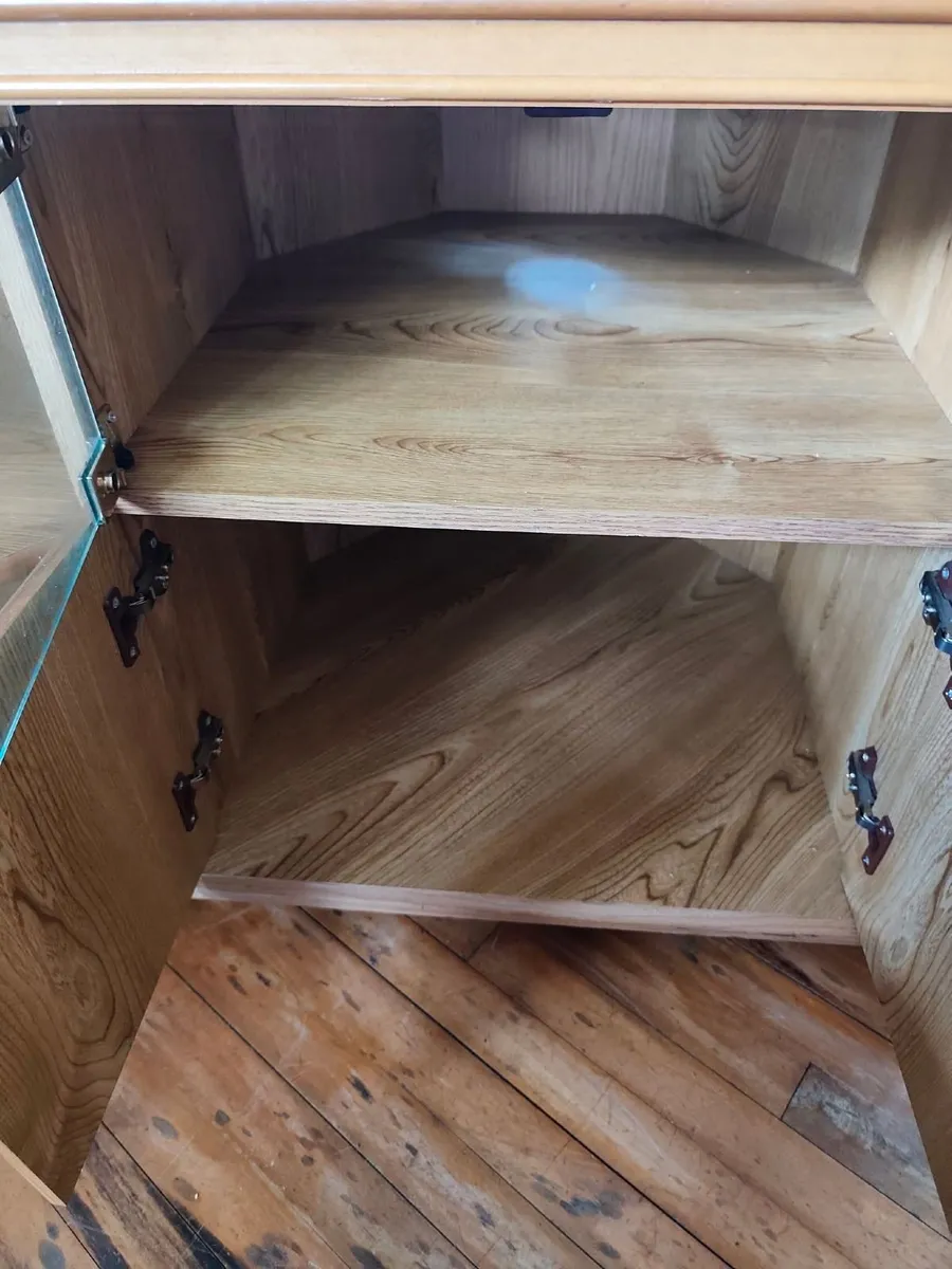 Corner TV Unit - Image 1
