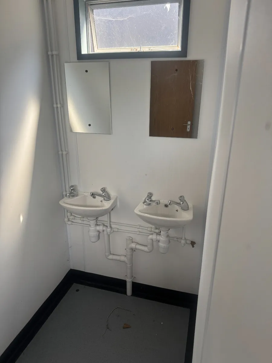 6 Shower Block – Male/Female 20x10 – #114 - Image 3