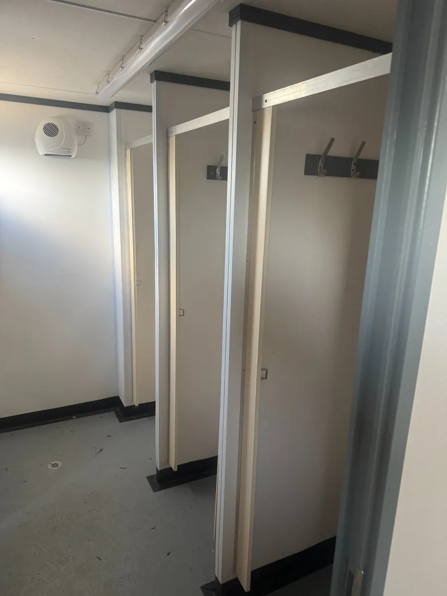 6 Shower Block – Male/Female 20x10 – #114 - Image 2