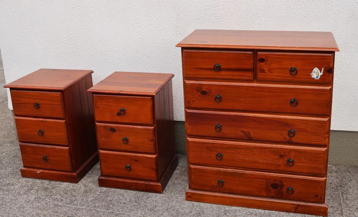 Bedroom Furniture : Chest of Drawers, Lockers, Mirrors and Dresser - Image 4