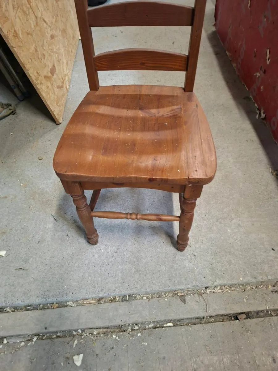 Oak table & 6 chairs - Image 2