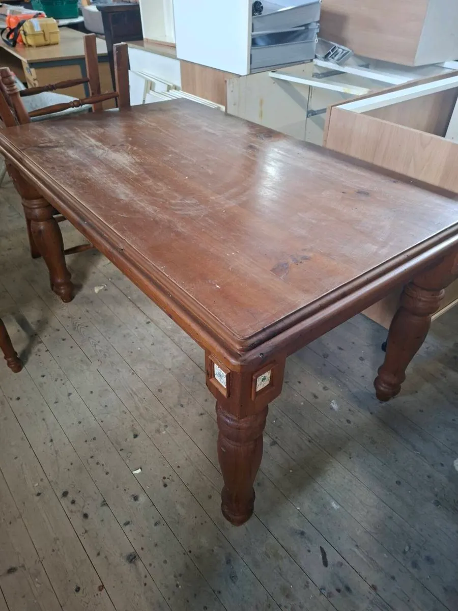Oak table & 6 chairs - Image 1