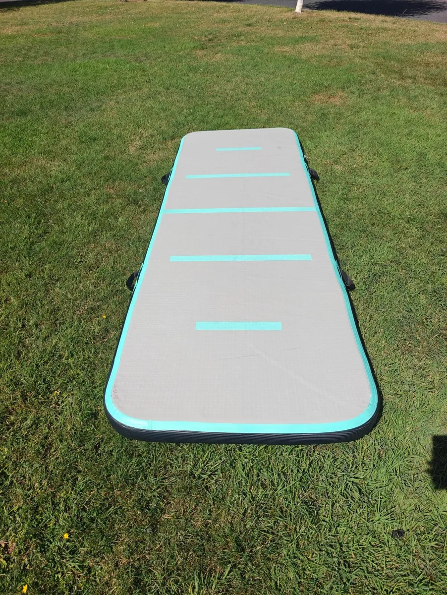 Slightly used 3-meter air track mat - Image 1