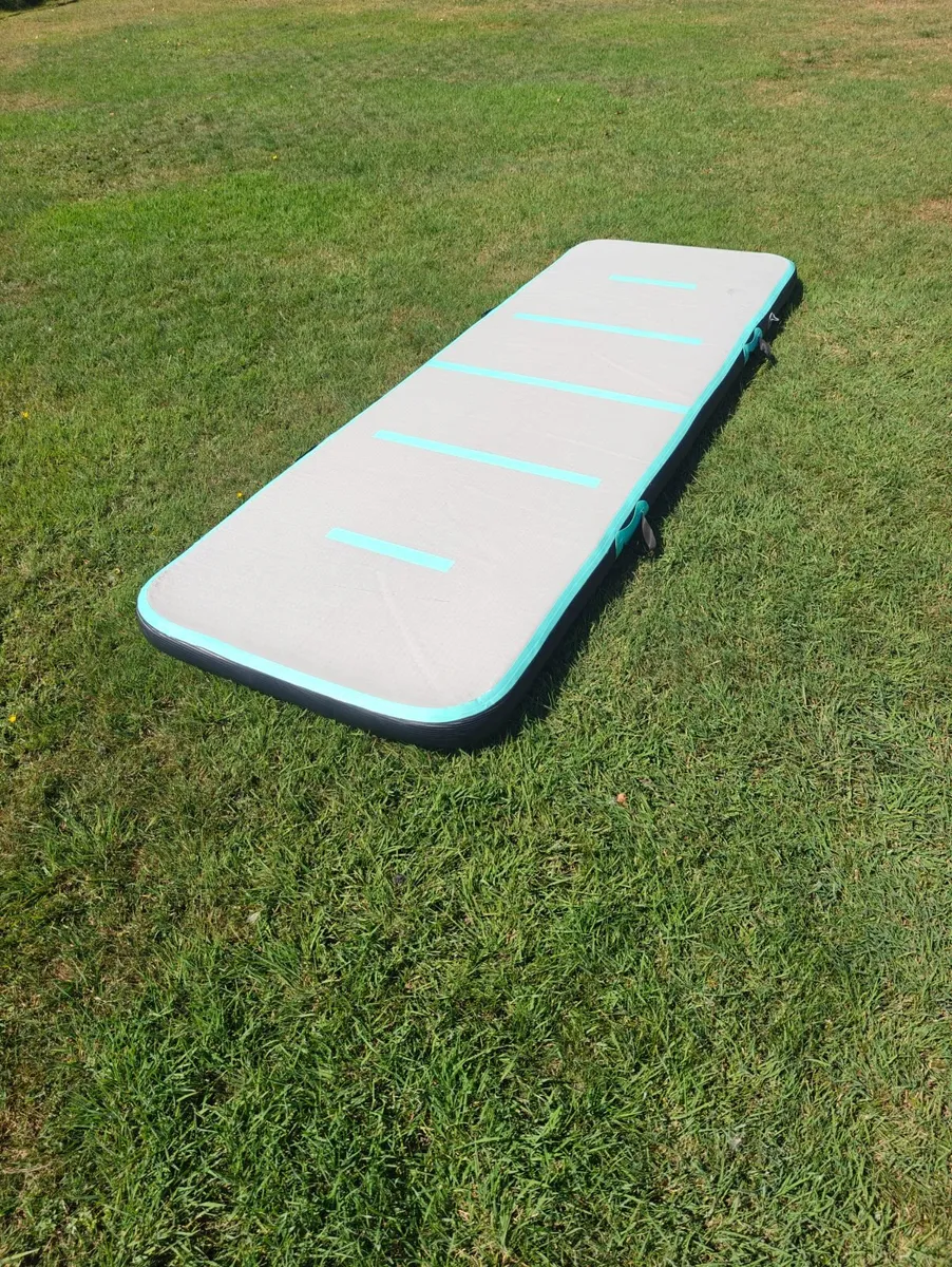 Slightly used 3-meter air track mat - Image 2
