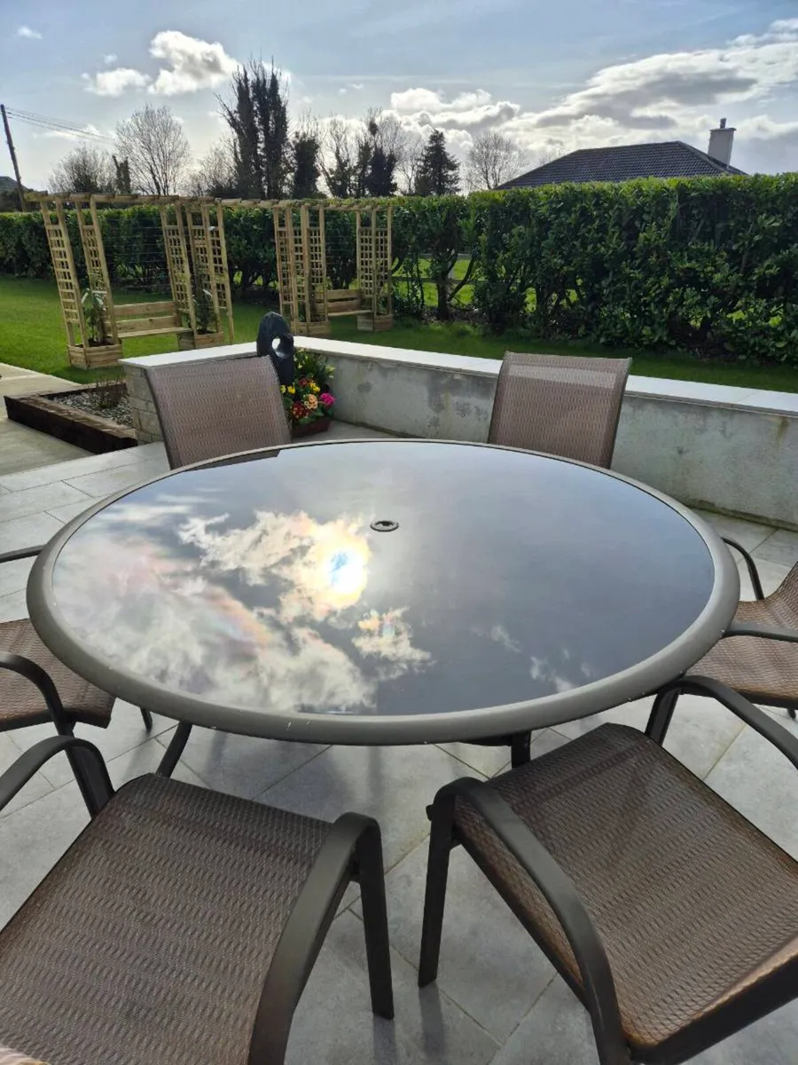 Garden table and chairs - Image 2