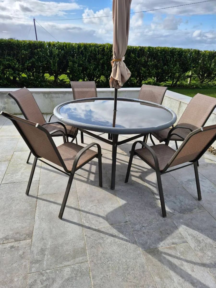 Garden table and chairs - Image 3