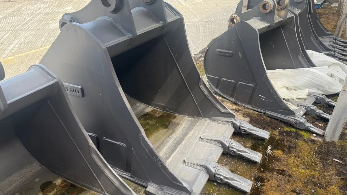 Volvo Digging Bucket - 0.92m3 - Image 1