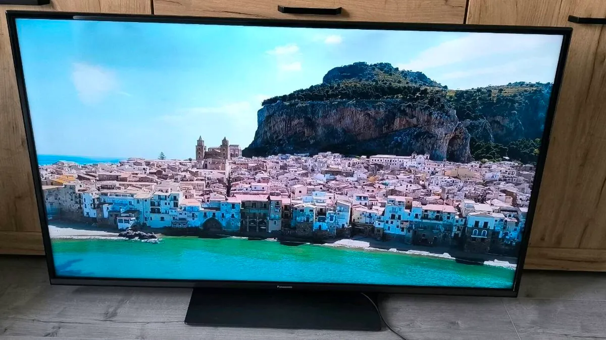 49" TV PANASONIC, SMART - Image 4