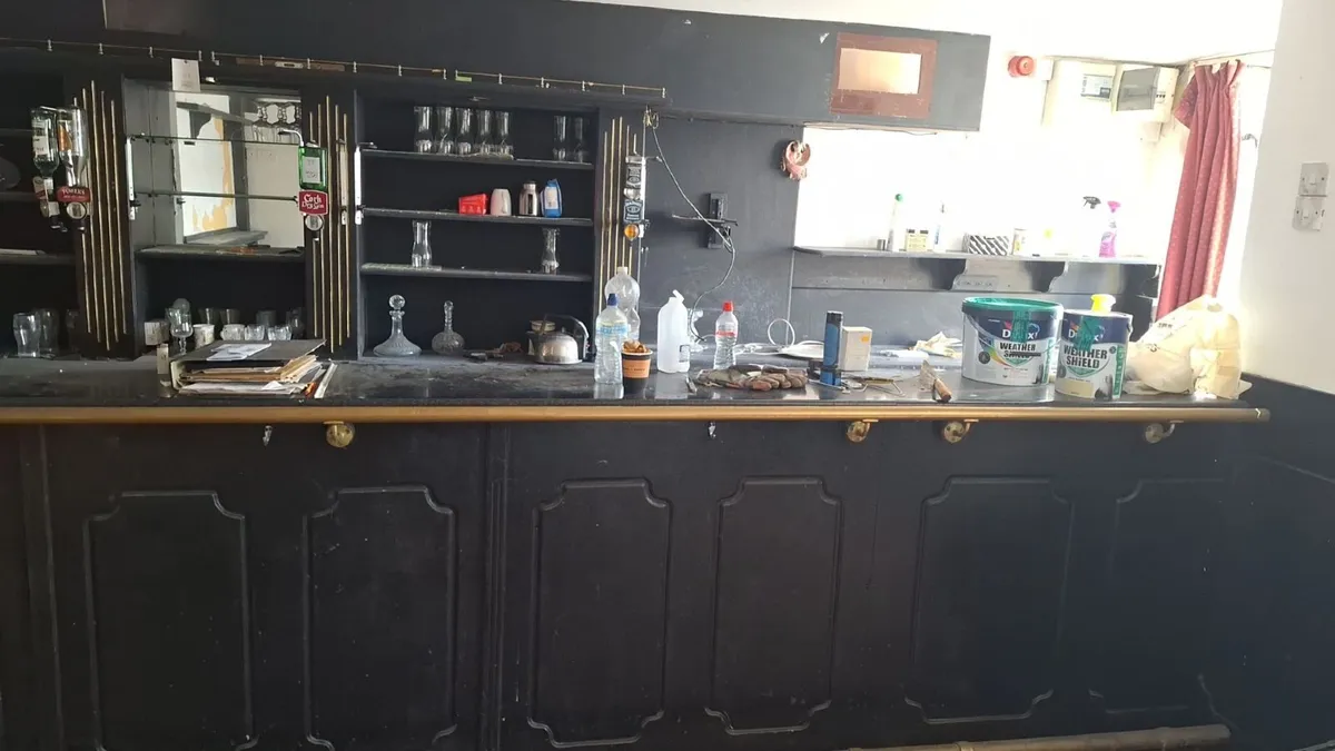 Pub counter and Bar - Image 1
