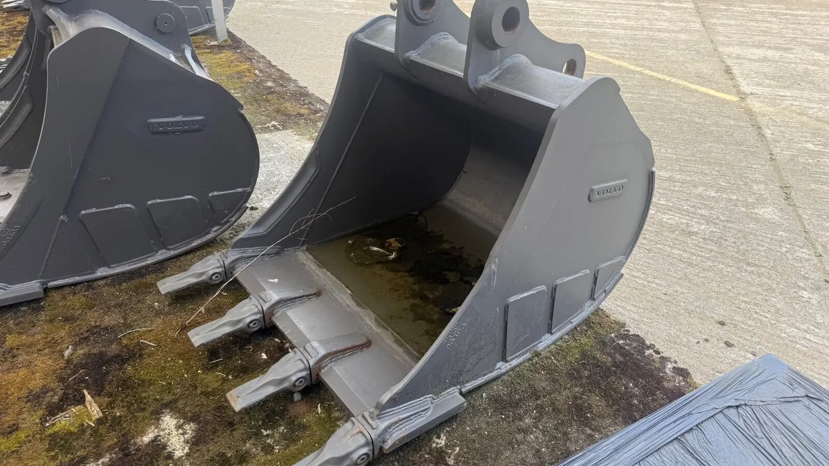 Volvo Digging Bucket – 0.66m³ - Image 1