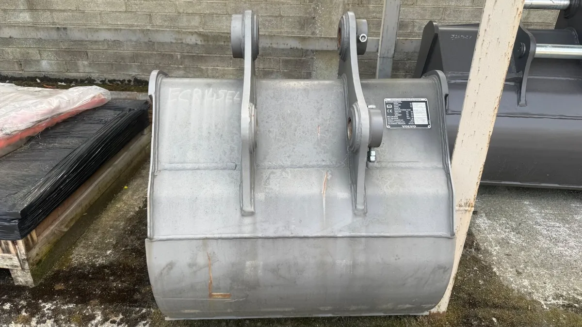 Volvo Digging Bucket – 0.66m³ - Image 3