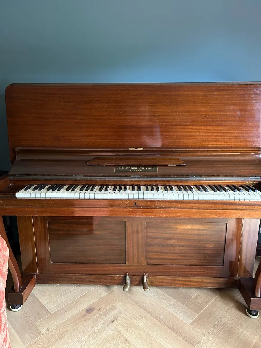 Lovely upright piano - Image 1