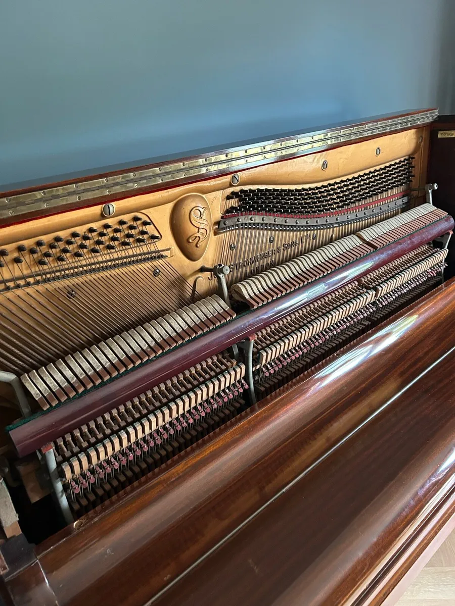 Lovely upright piano - Image 3