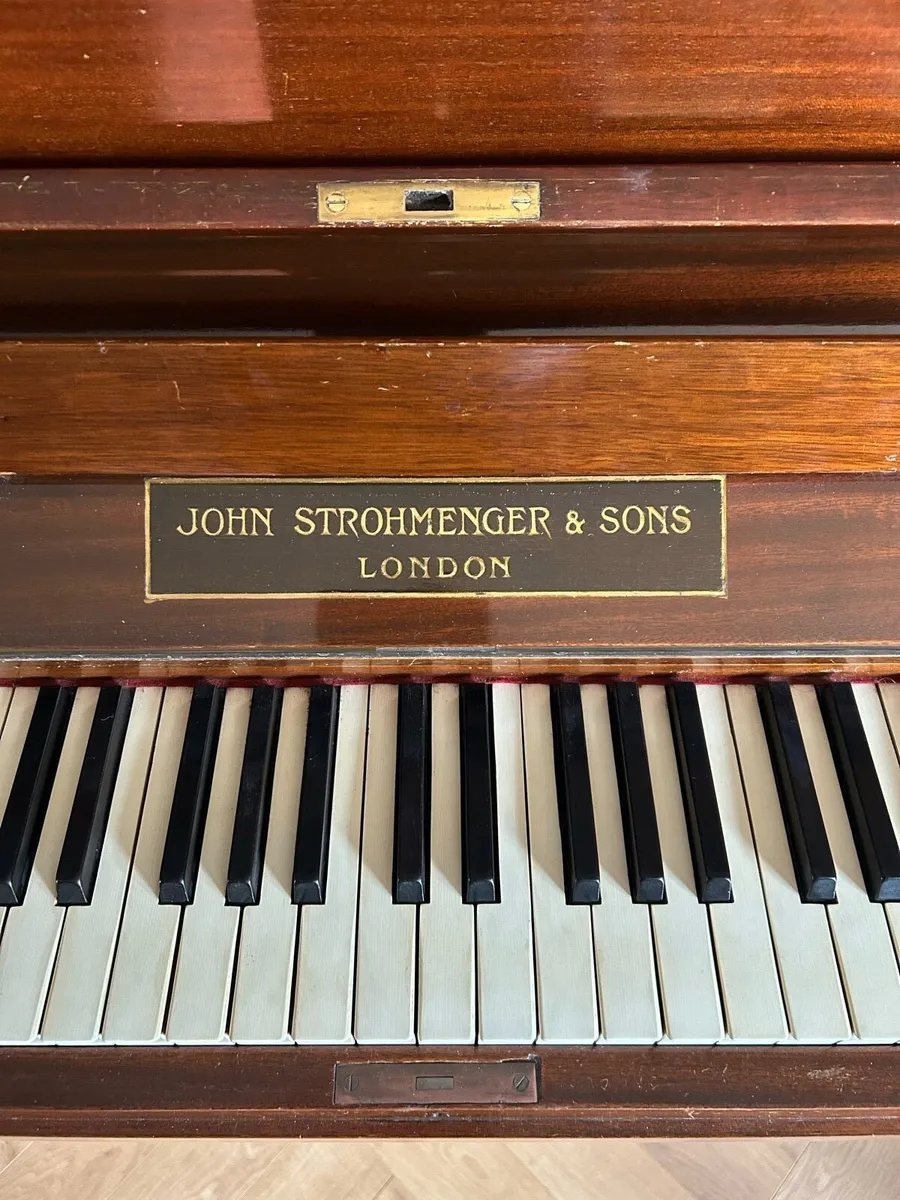 Lovely upright piano - Image 2