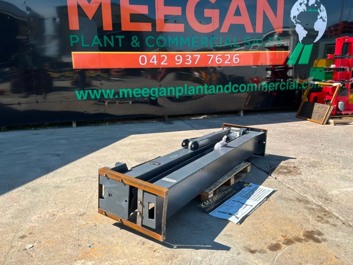 New / unused 4000kg two post vehicle lift......... - Image 1