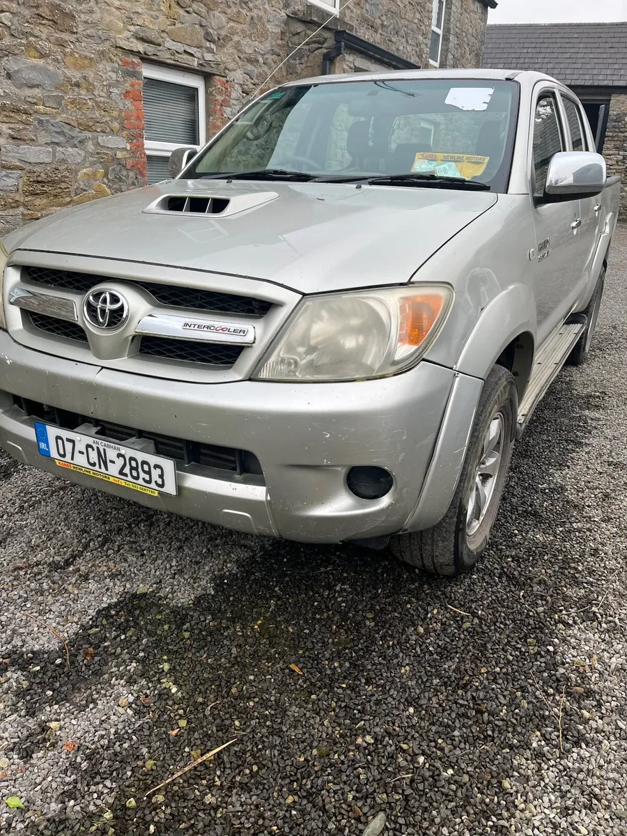 Toyota Hilux - Image 4
