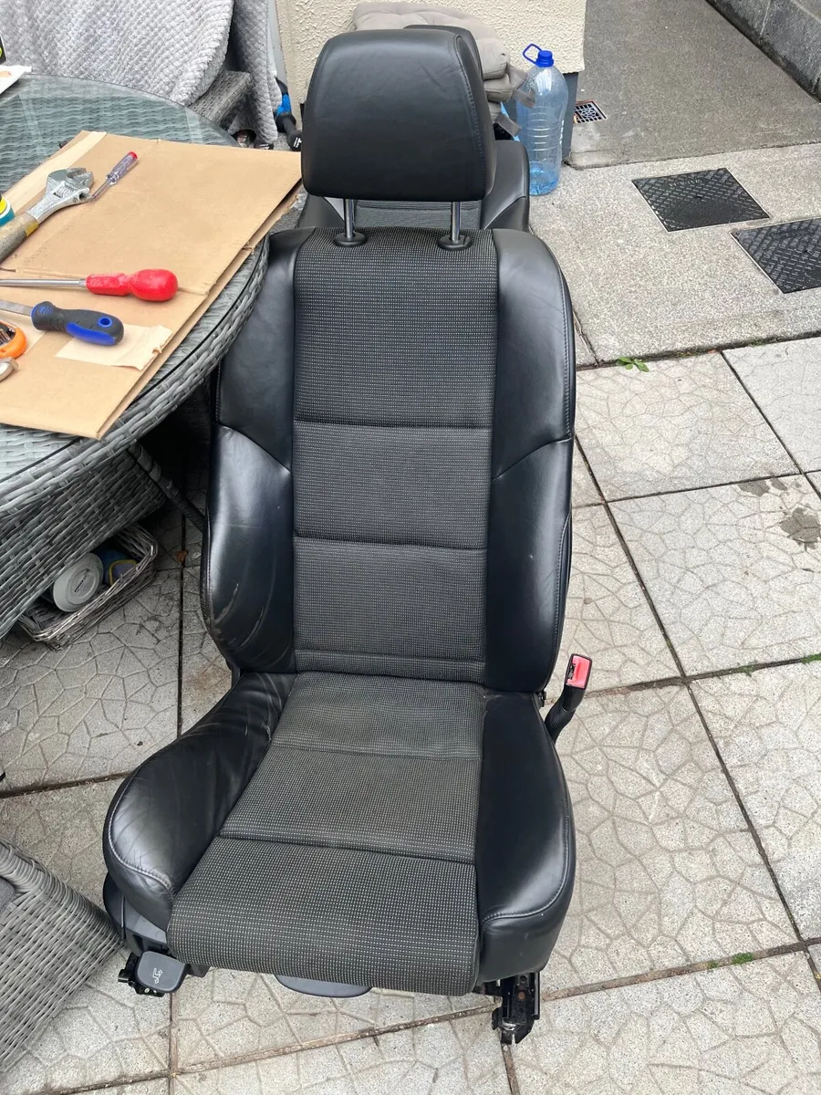BMW seats M- sport - Image 1