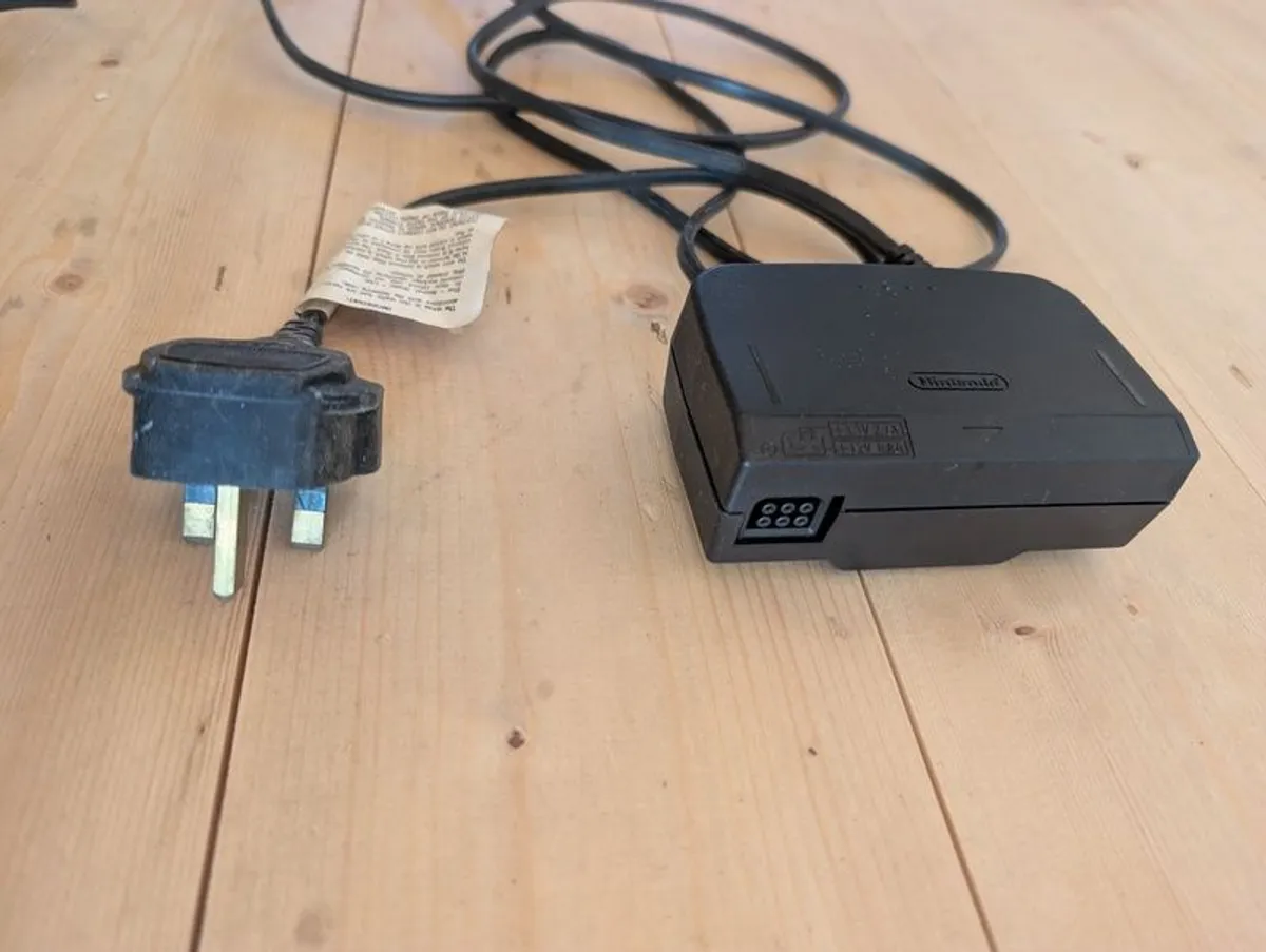 Nintendo 64, Controller and 3 Games 140 ONO - Image 2