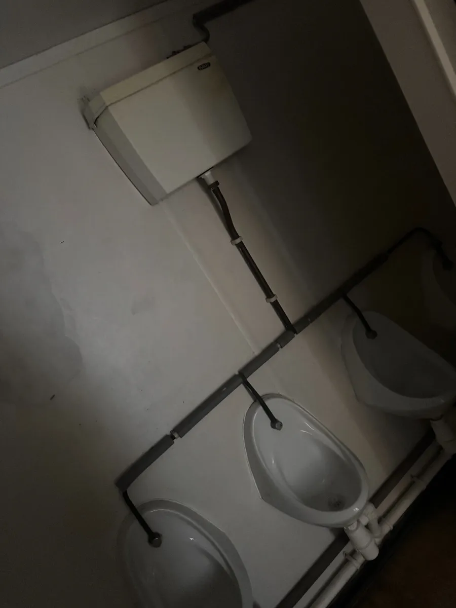 Toilet & Shower Welfare Block 32x10 – #118 - Image 3