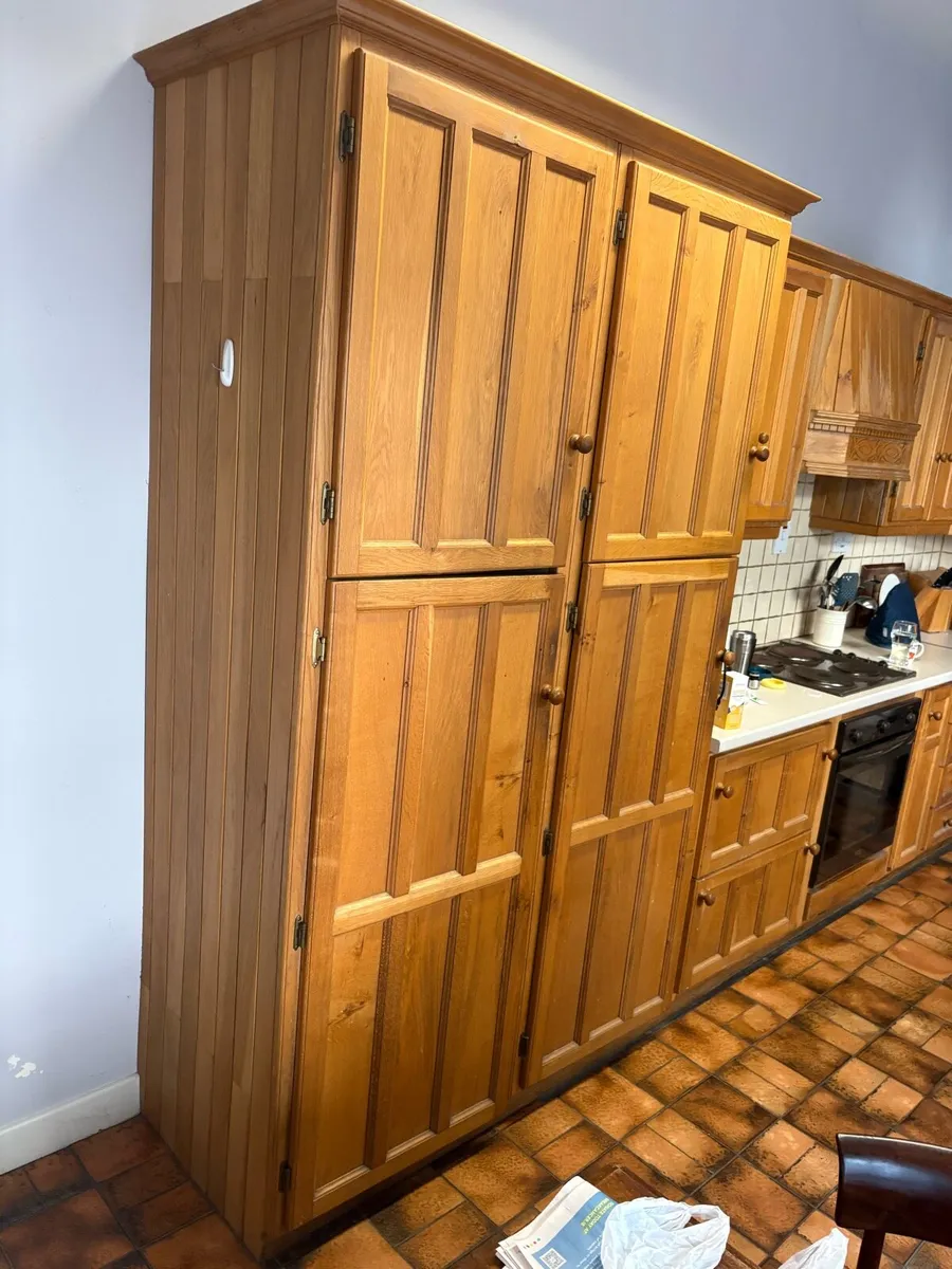 Solid Oak Kitchen with side Panels - Image 3