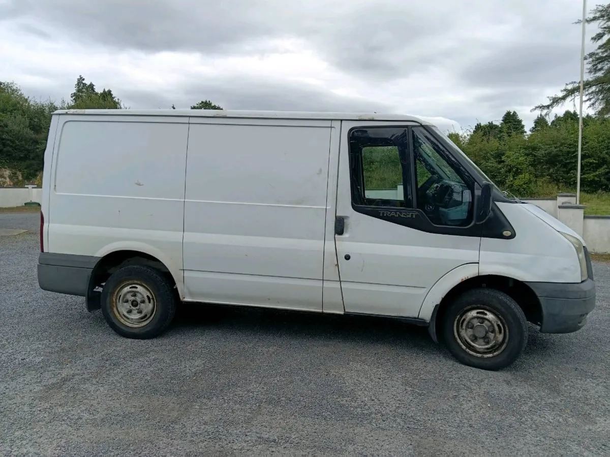 Ford Transit 2011 - Image 2