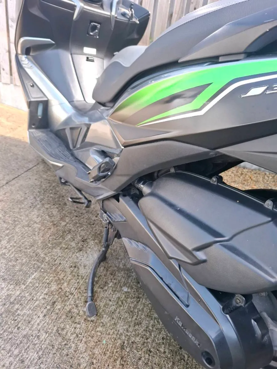 2017 Kawasaki J300 Low Miles - Image 4