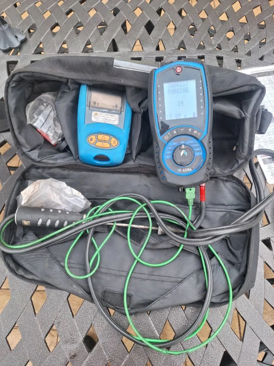 Flue gas analyser - Image 1