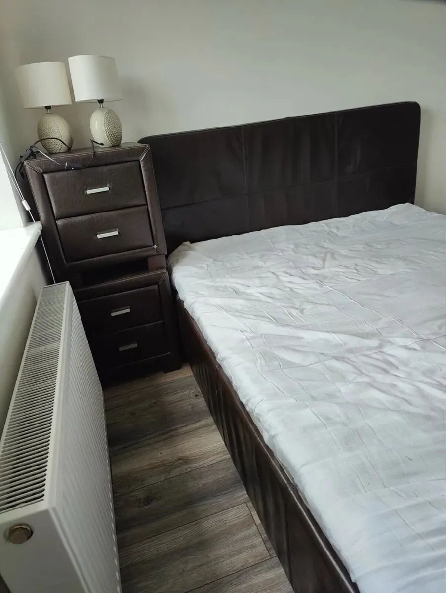 King size bed with mattress - Image 3