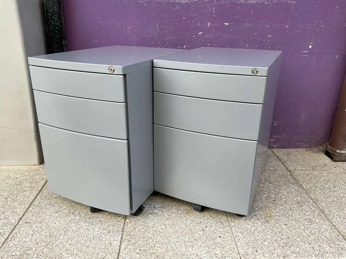 Mobile 3 drawer filing cabinet - Image 4