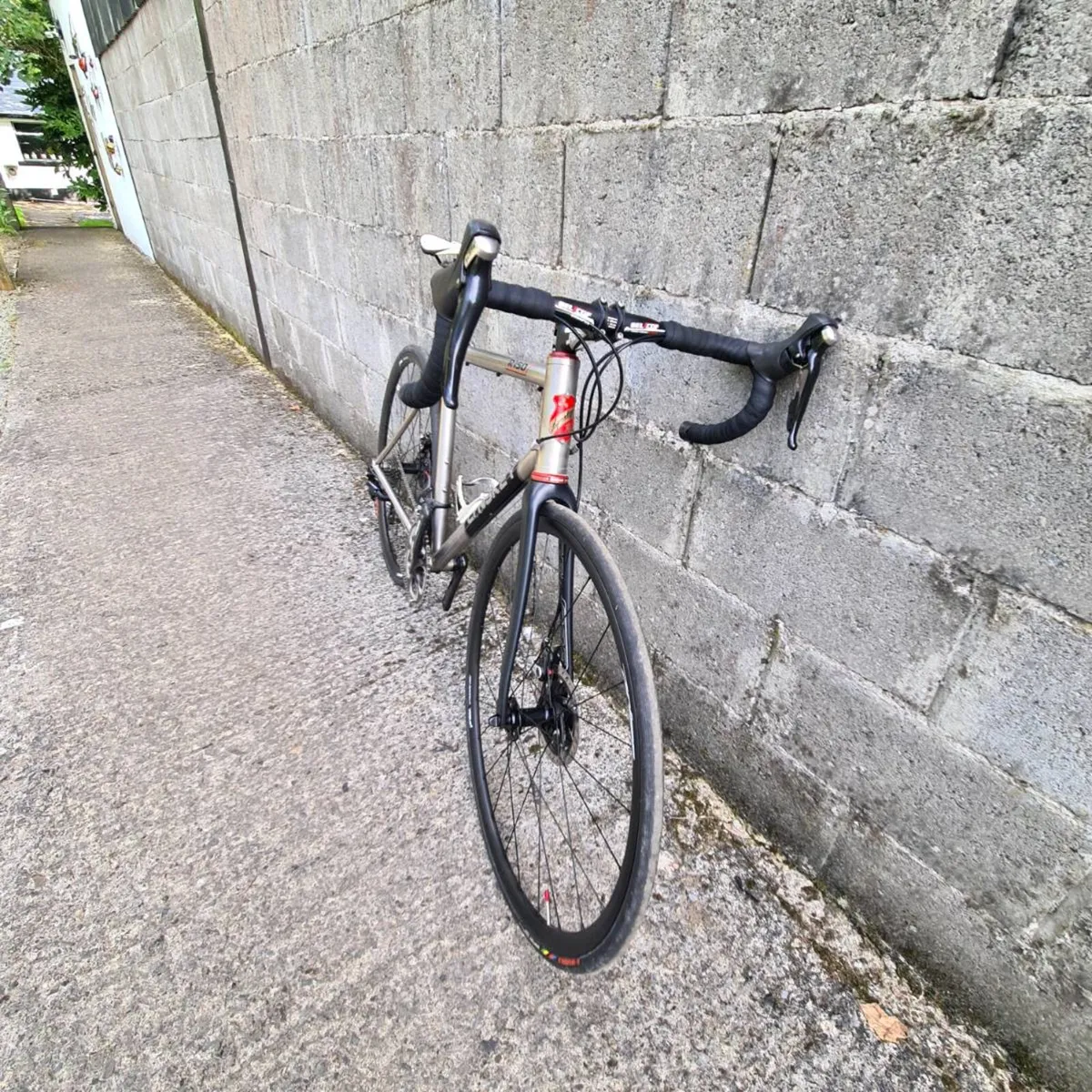 Lynskey Titanium Disc Road Bike - Image 4