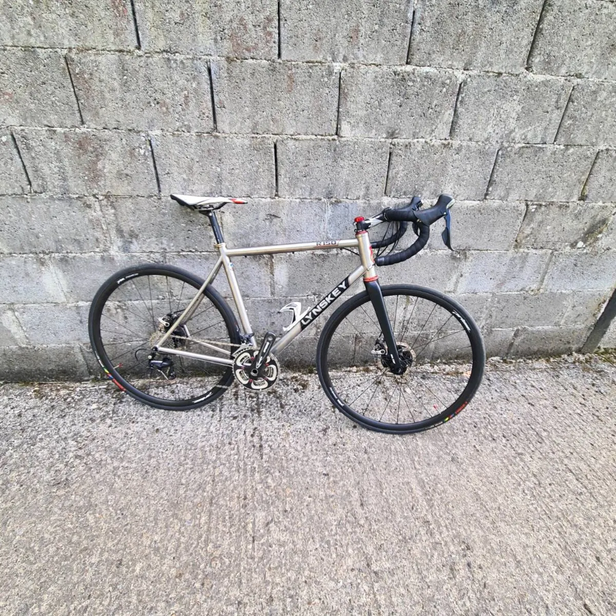 Lynskey Titanium Disc Road Bike - Image 3