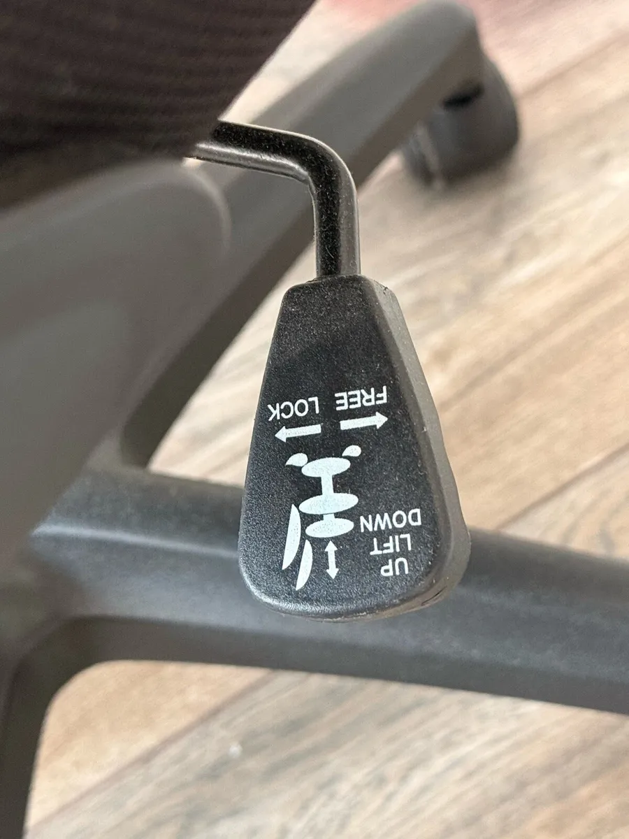 Office chair - excellent condition - Image 2