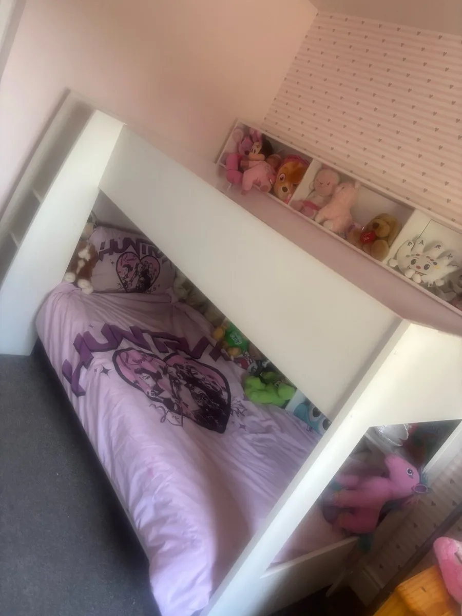 Bunk bed - Image 1