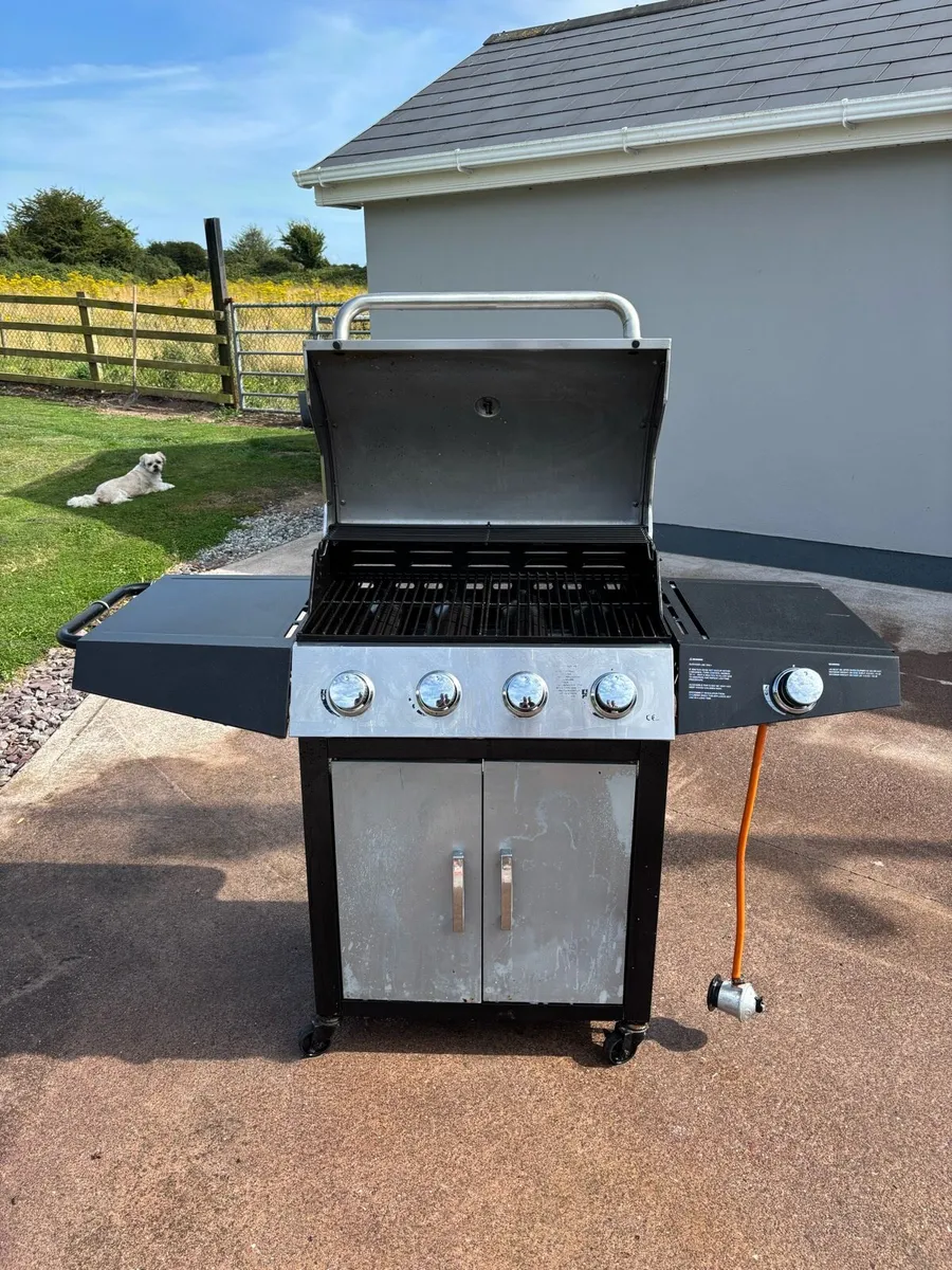 Master cook 4 burner BBQ and gas ring - Image 1