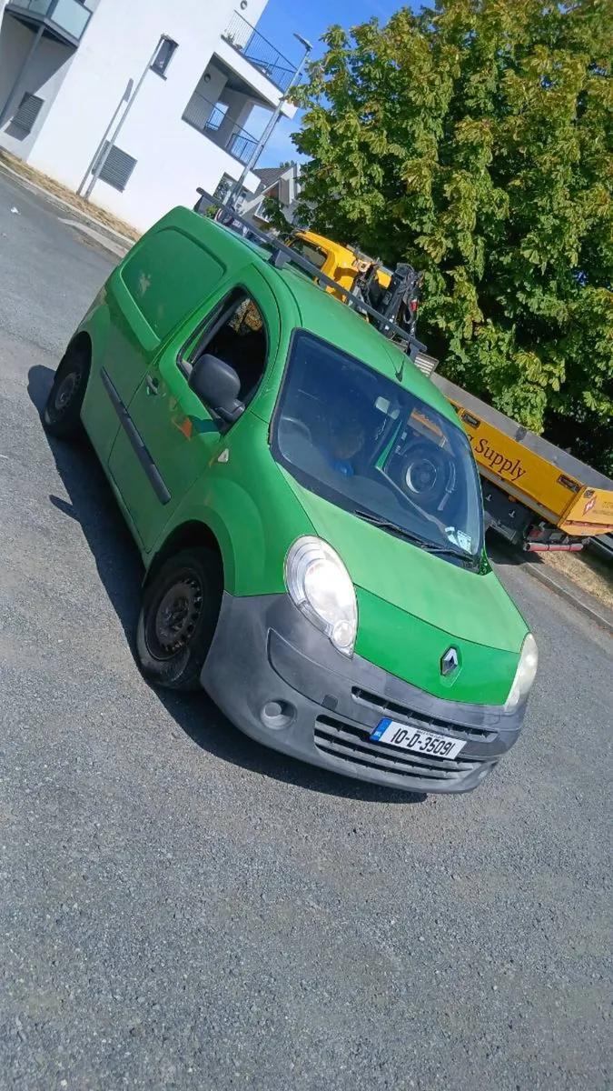 2010 renault kangoo cvrt & tax - Image 1