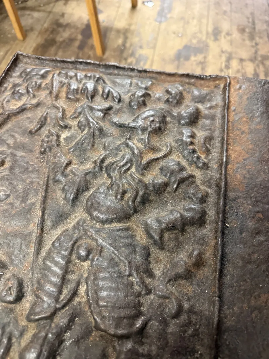 Antique cast iron fireback. - Image 3