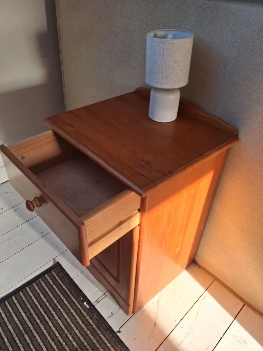 Bedroom locker - Image 2