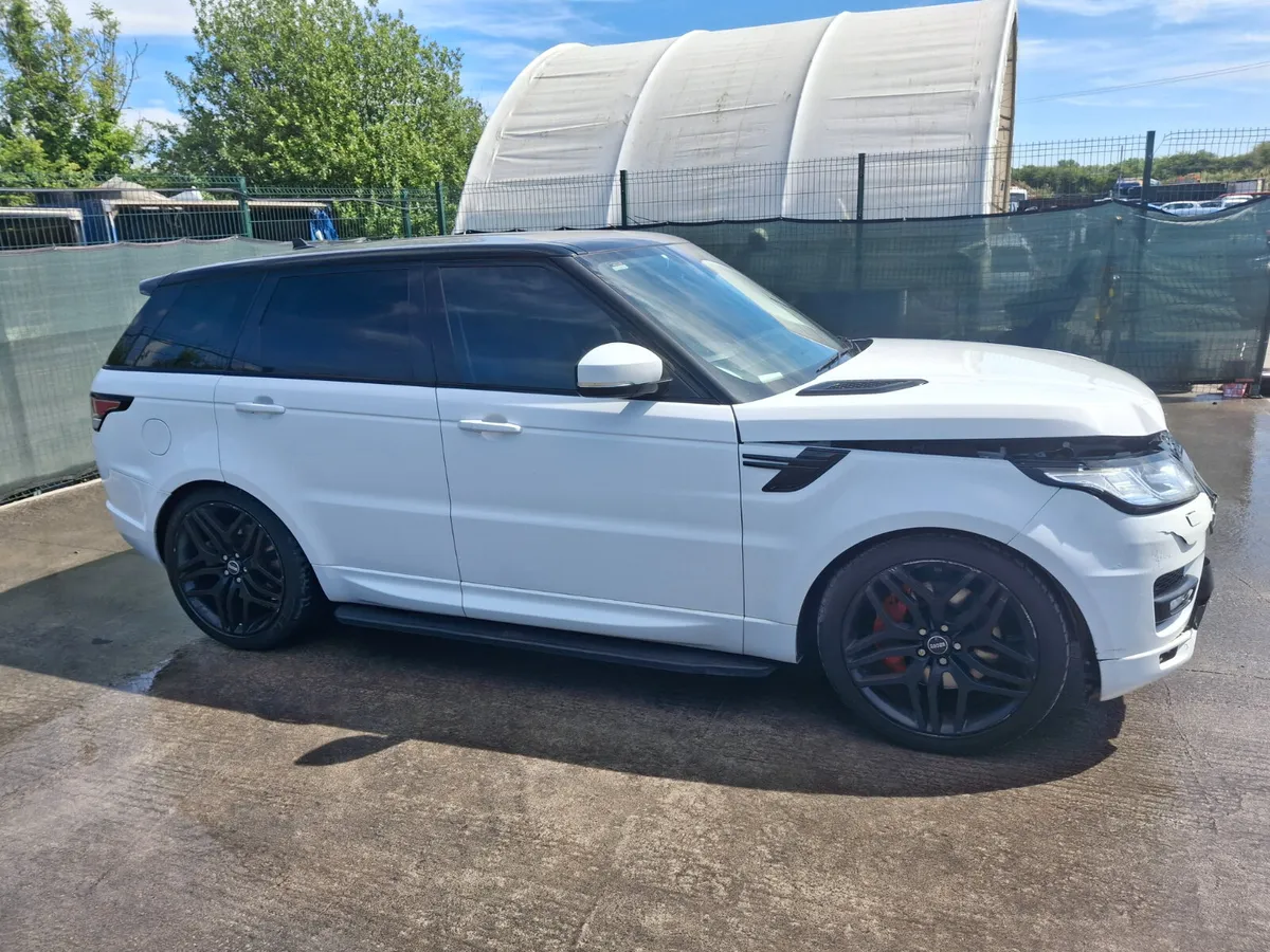162 Range Rover Sport  3.0V6 HSE - Image 2
