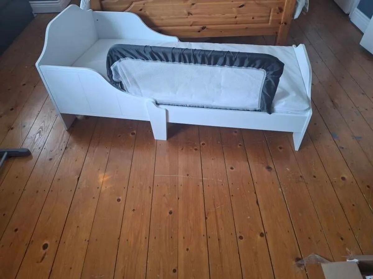 Bed - Image 2