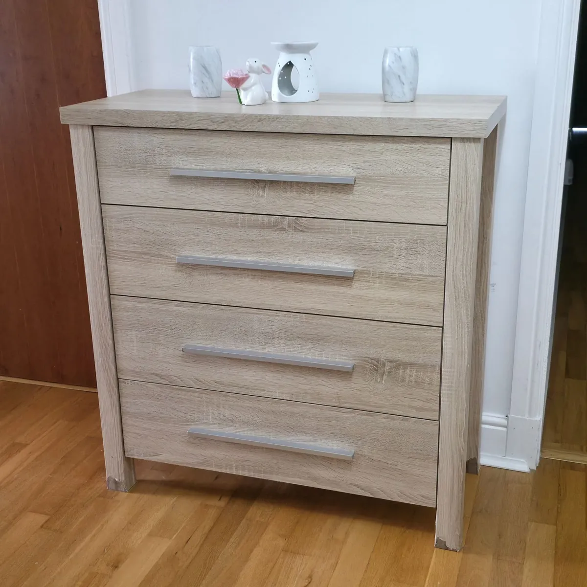 Oak Sonoma chest of drawers - Image 1