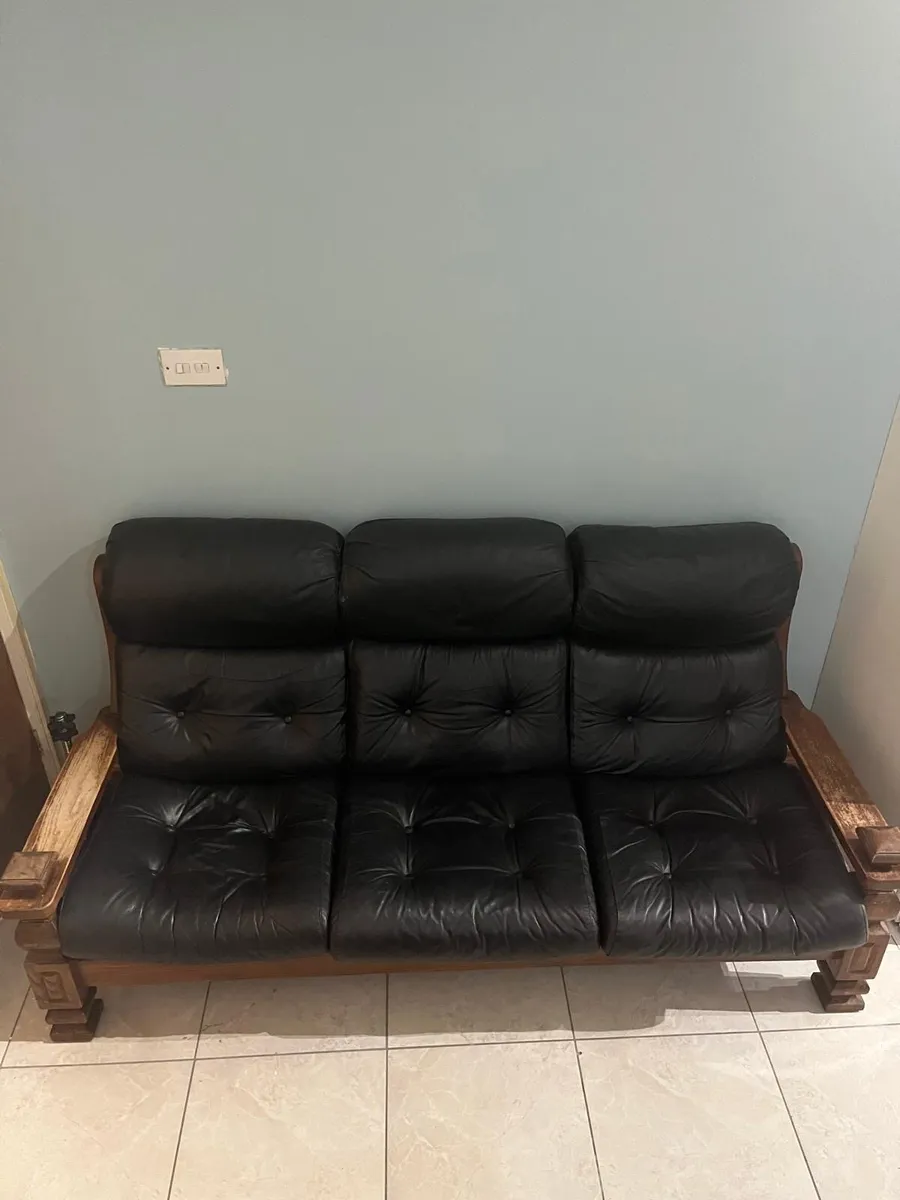Three seater leather couch/sofa - Image 2