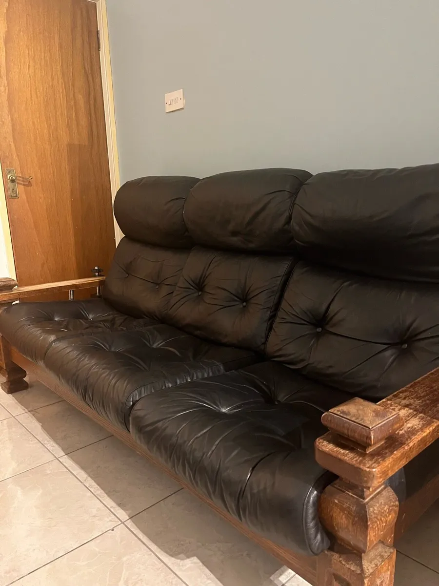 Three seater leather couch/sofa - Image 3