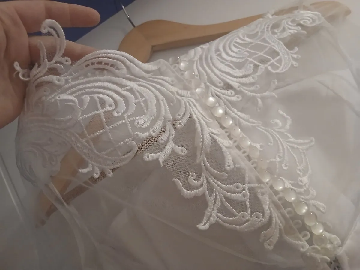 Wedding dress - Image 3