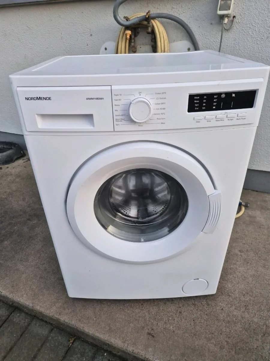 Washing machine - Image 1