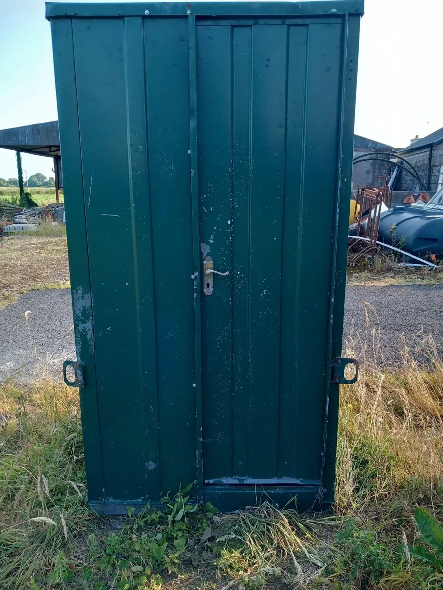 Construction site toilet - Image 1